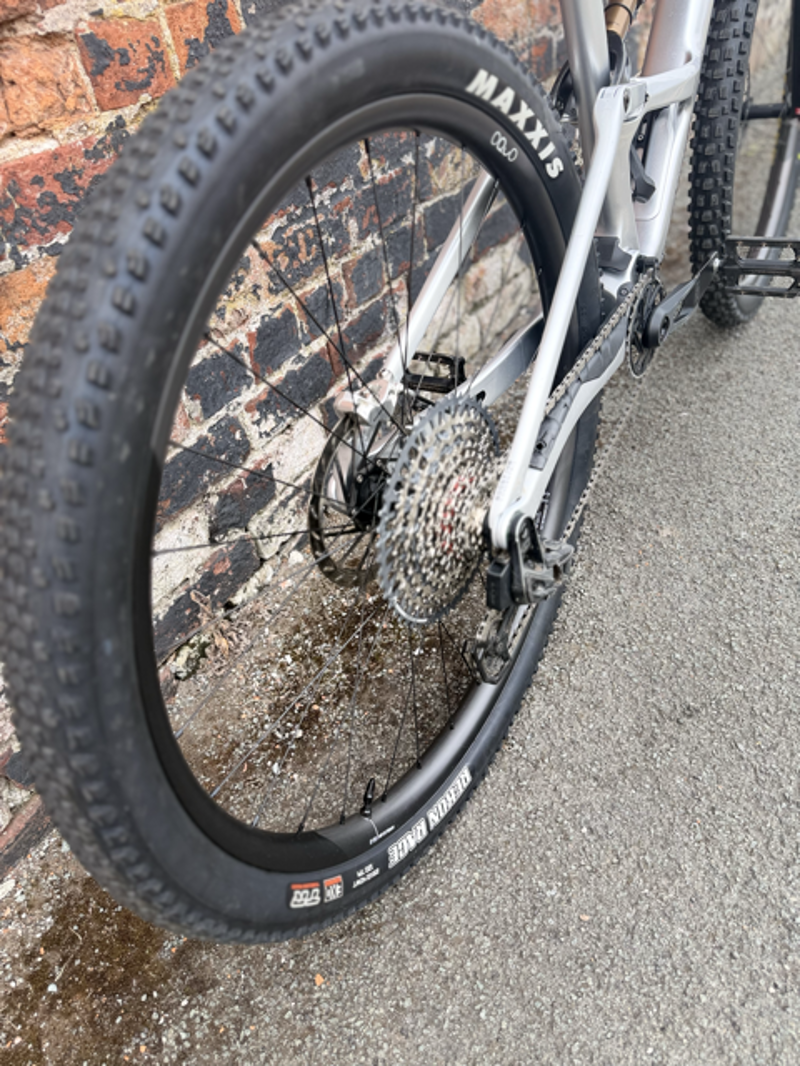Occam Sl M- Team Custom Medium-1